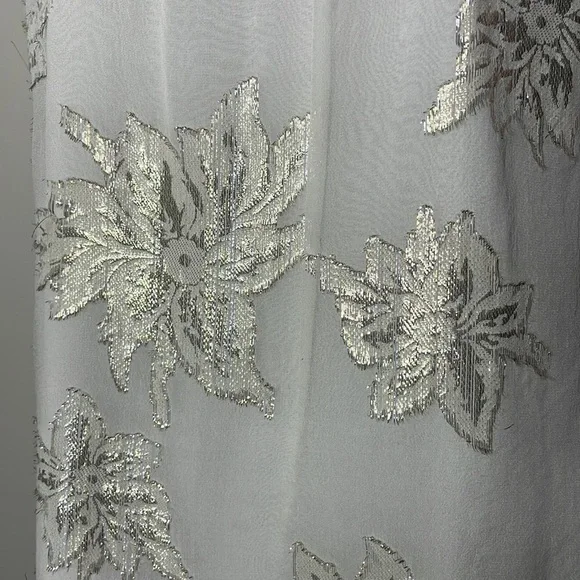 White House Black Market Size S White Metallic Gold Floral Sleeveless Silk Top - Picture 6 of 12